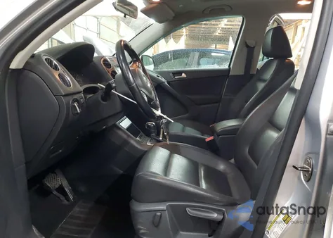 2011 Volkswagen Tiguan S z USA, uszkodzony, nr VIN WVGAV7AX1BW526627